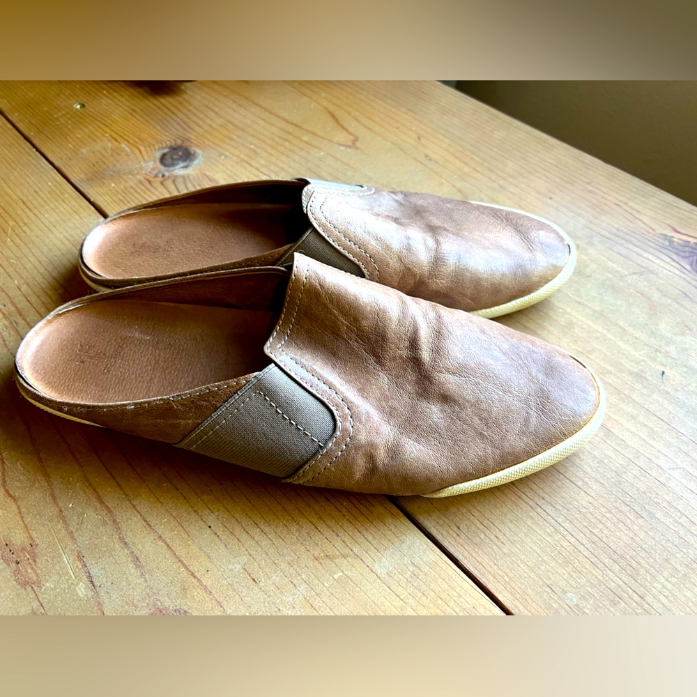 FRYE ⭐️ Slides Size 9
